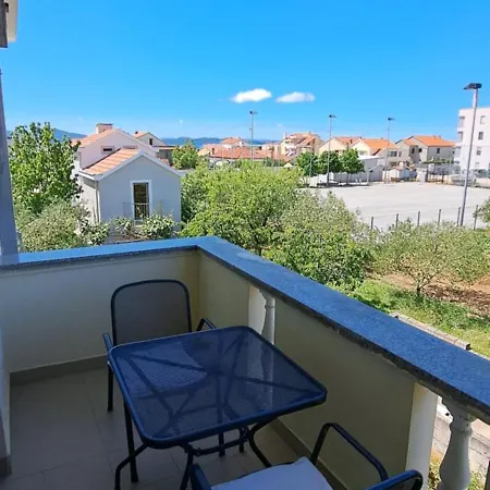 Krsevan בית הארחה 3*